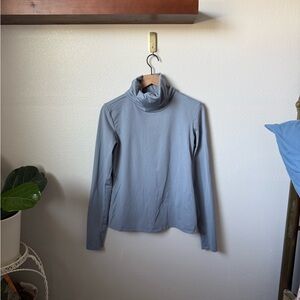 ALO Yoga Light Blue-Grey Turtleneck Top